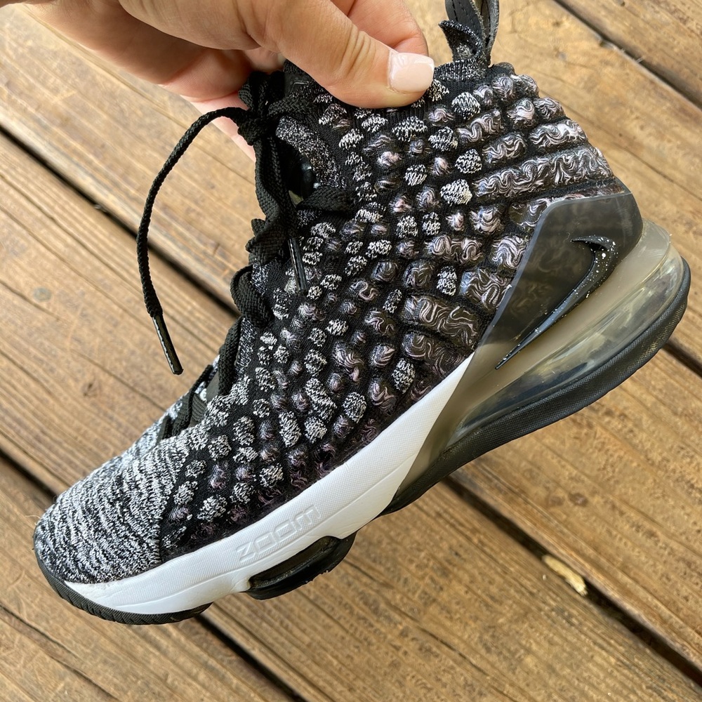 Nike Lebron 17 basketball youth shoe